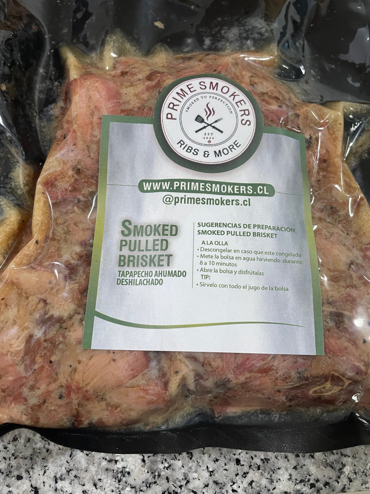 Smoked Pulled Brisket Prime Smokers 500 g congelado, tapapecho de vacuno ahumado lentamente y deshilachado, sellado al vacío